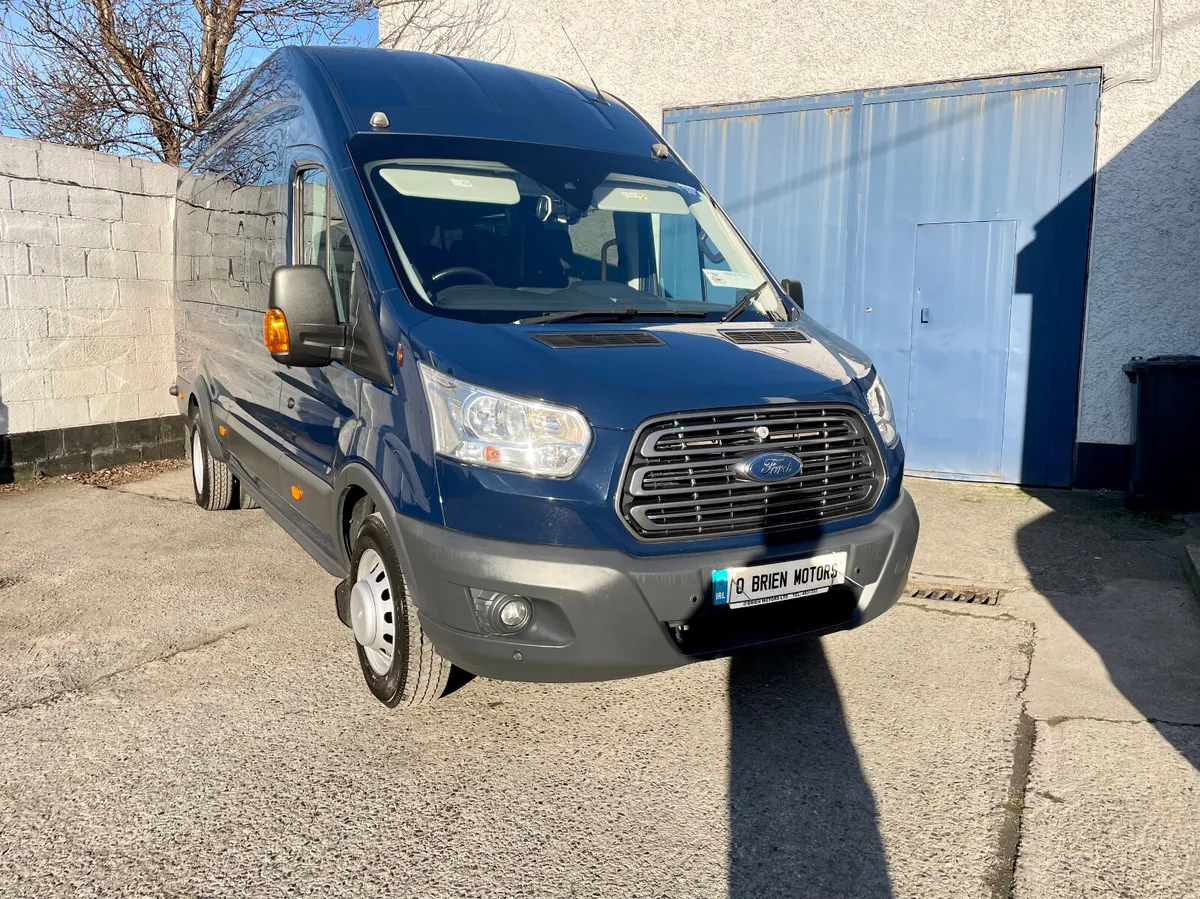 Ford Transit 460 Trend 2.2 TDCI 17 Seat Bus,2018 - Image 1