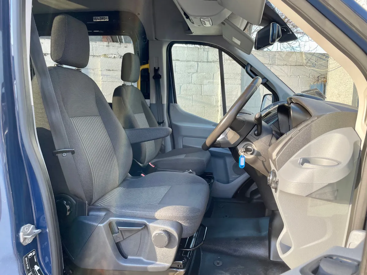 Ford Transit 460 Trend 2.2 TDCI 17 Seat Bus,2018 - Image 4