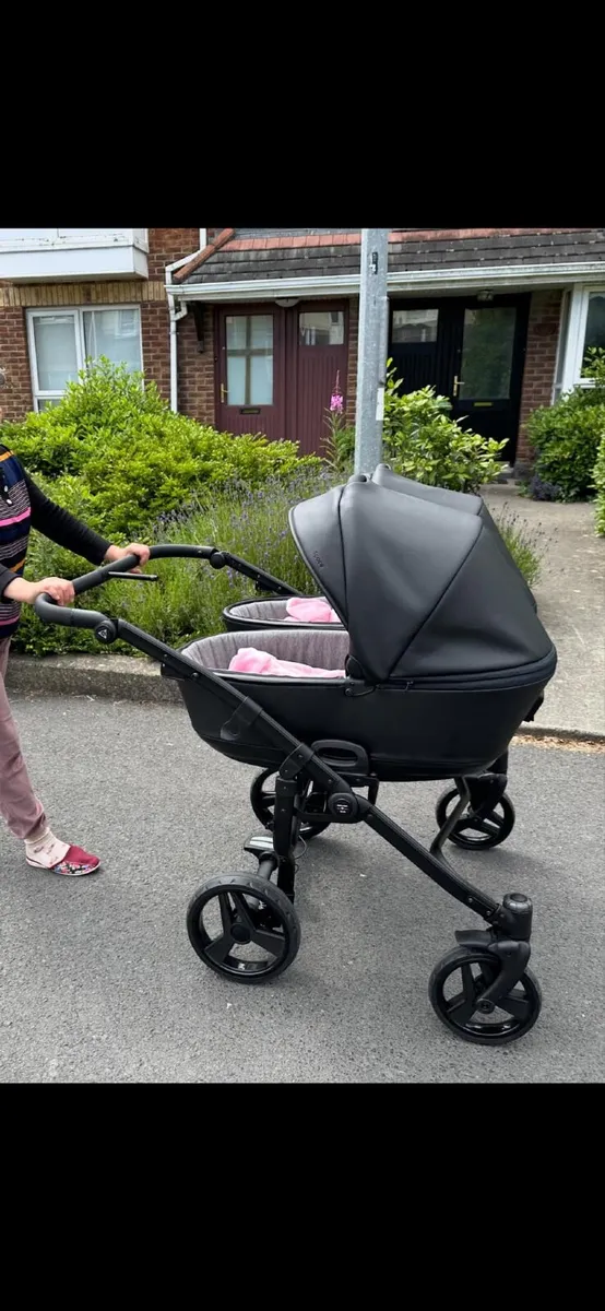 Twin stroller - Image 2