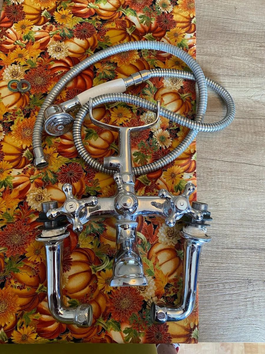 Bath/shower mixer taps