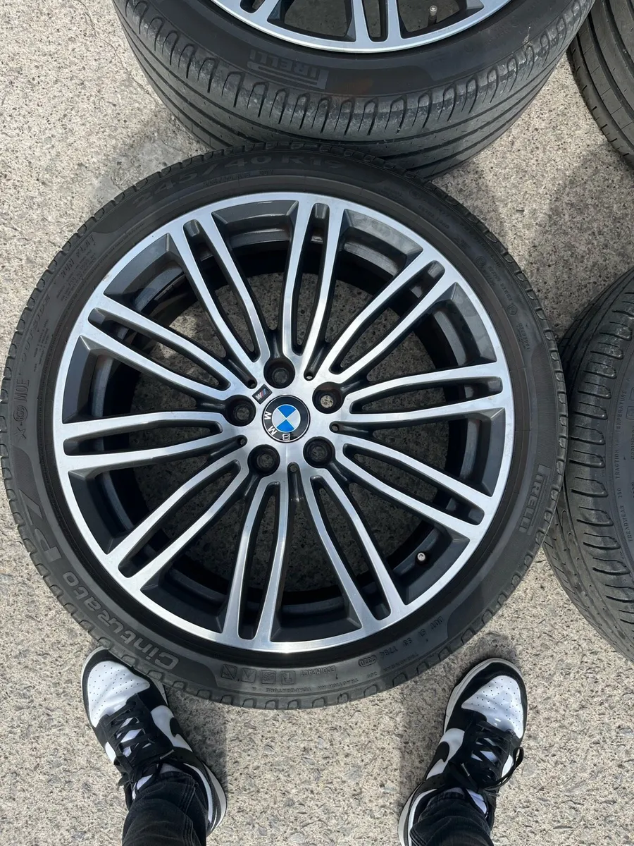 Genuine BMW G30 19” Alloys and Tyres - Image 4
