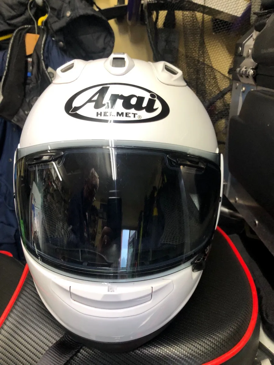 Arai RX7V helmet white - Image 1