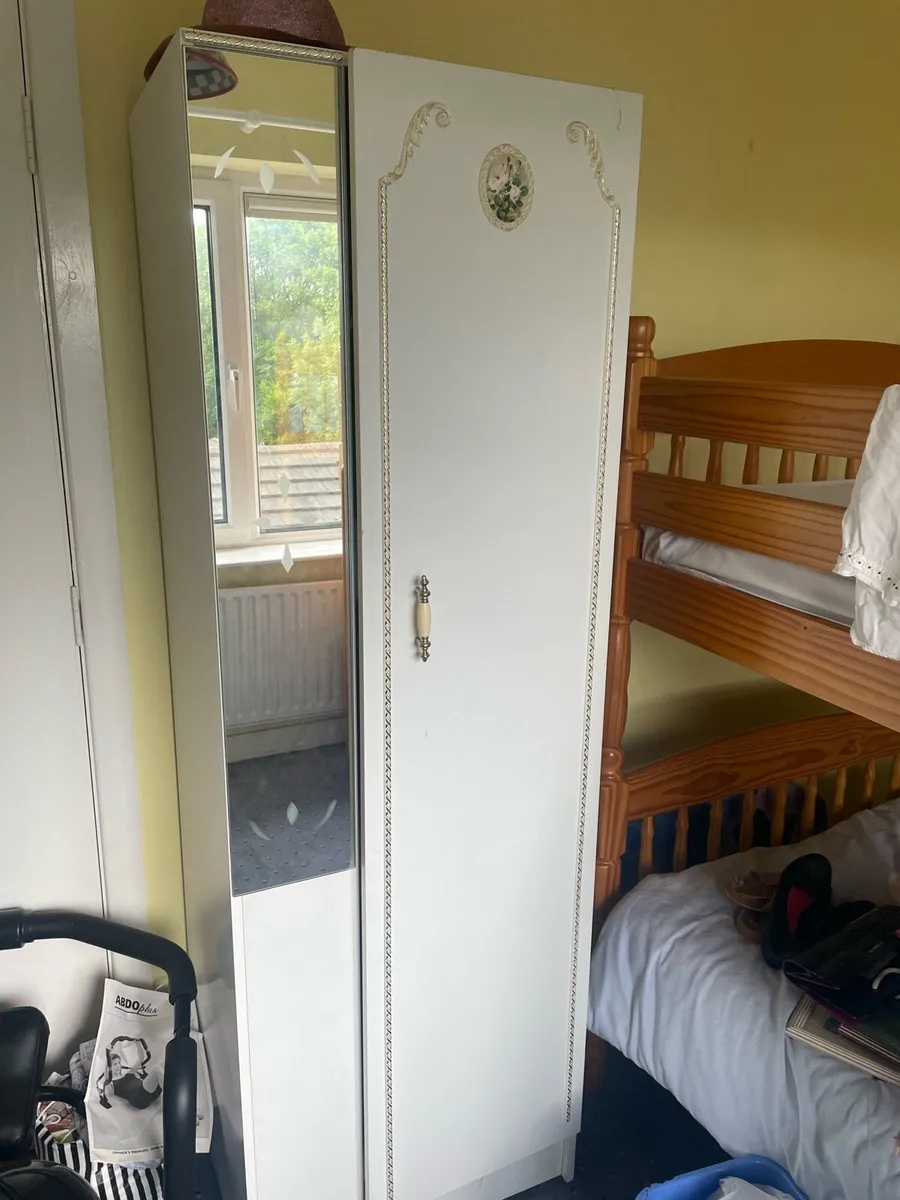 Single white wardrobe mirror attached - Image 2