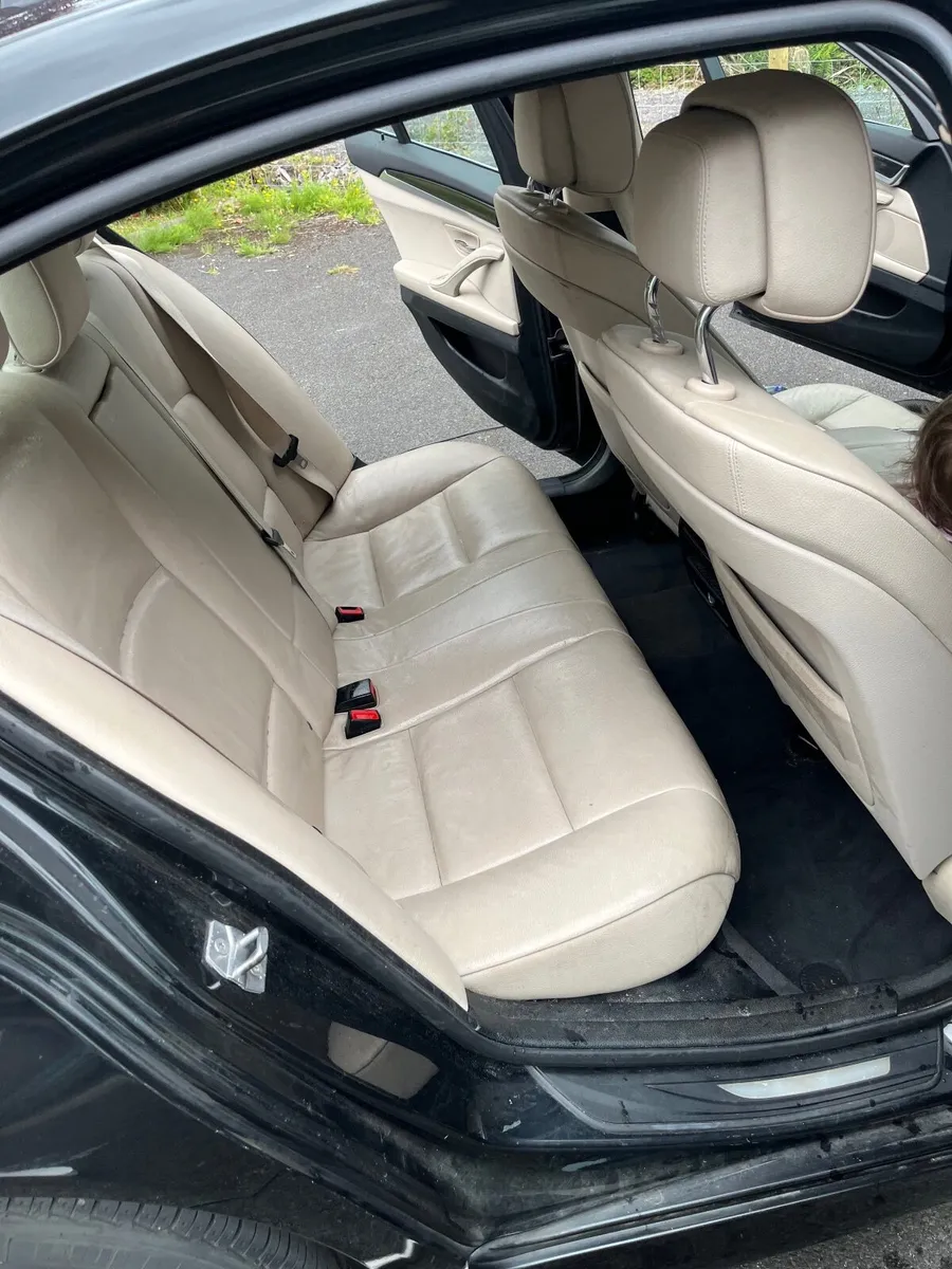 BMW 5-Series 2012 - Image 4
