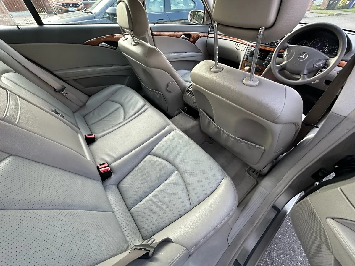 Mercedes E240 avantgarde - Image 4
