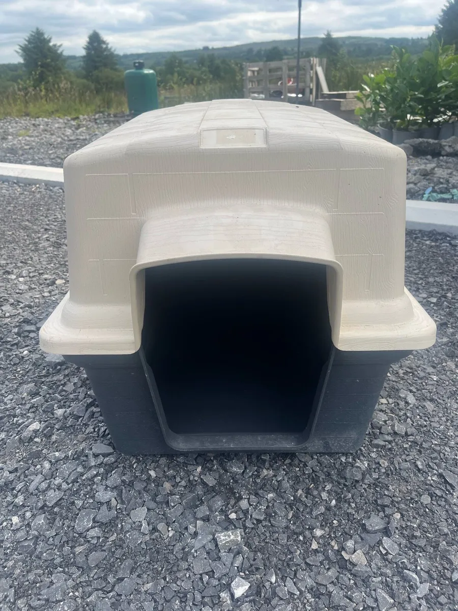 Dog kennel - Image 1