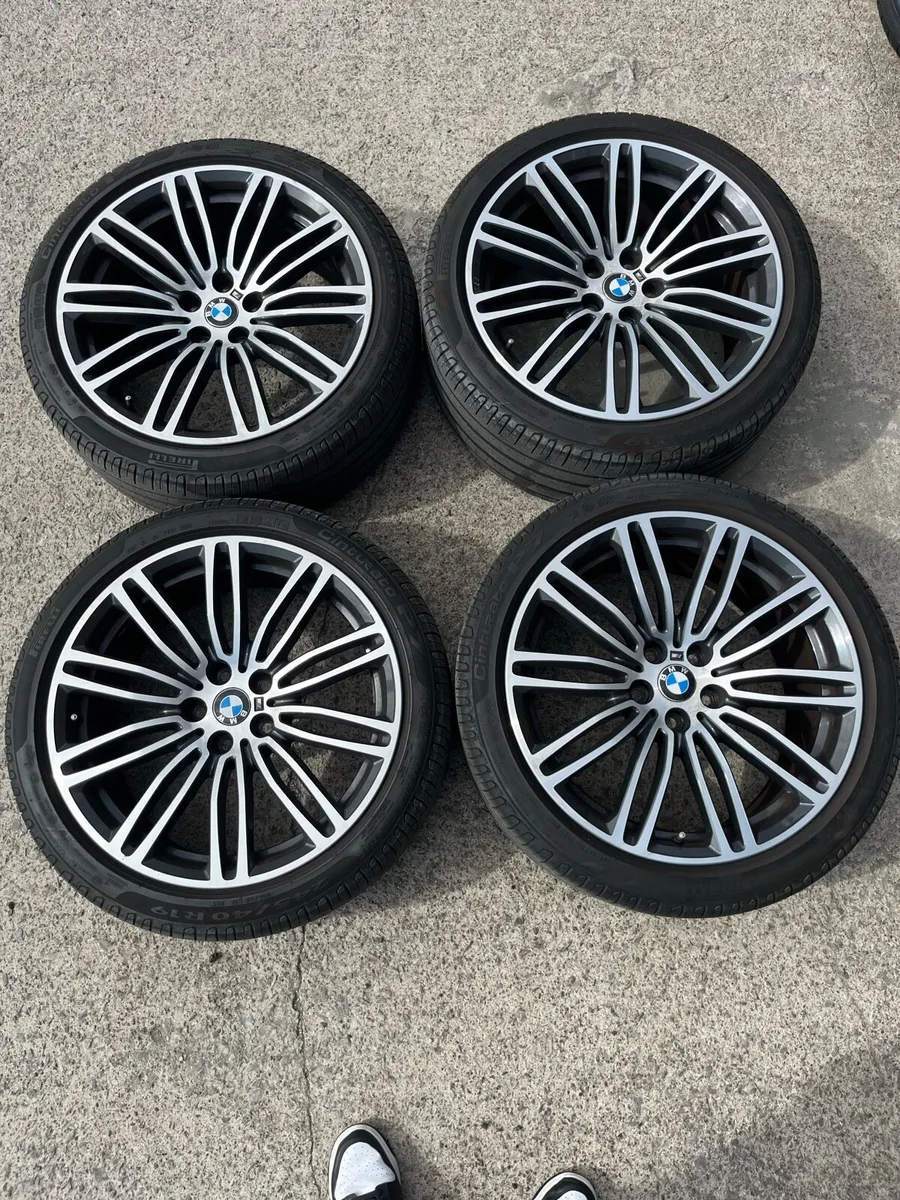 Genuine BMW G30 19” Alloys and Tyres - Image 1