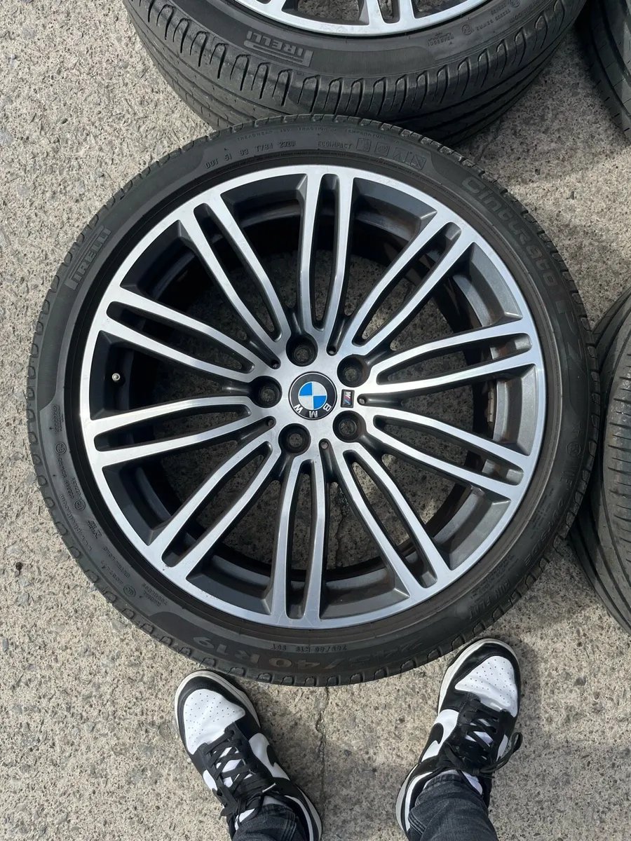 Genuine BMW G30 19” Alloys and Tyres - Image 3