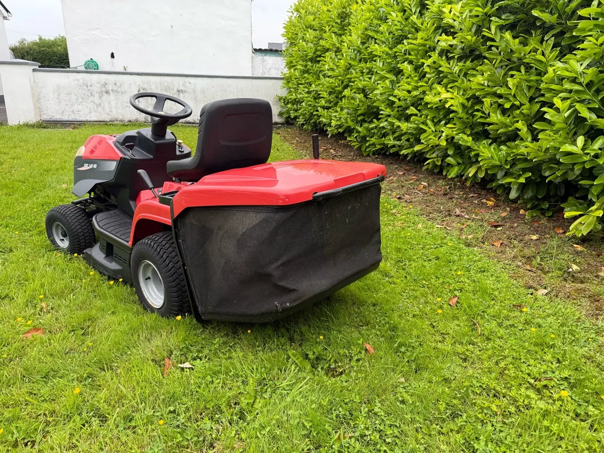 Castlegarden xdc 140 ride on mower - Image 4