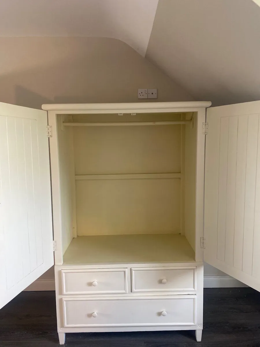 Vintage Wardrobe - Image 3