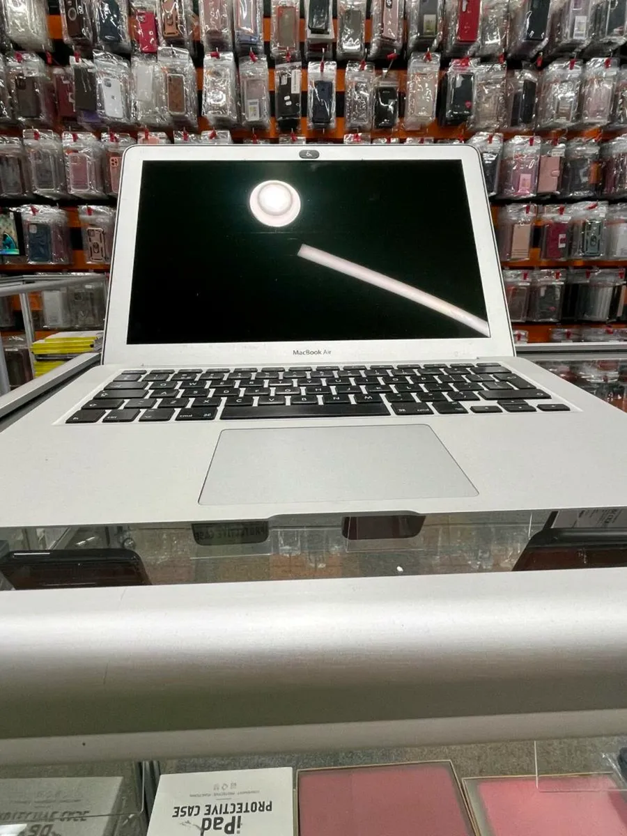MAC BOOK AIR 7.2 250GB 1 YEAR WARRANTY UNLOCKED - Image 3