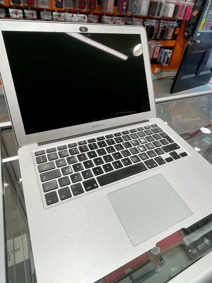 MAC BOOK AIR 7.2 250GB 1 YEAR WARRANTY UNLOCKED - Image 4