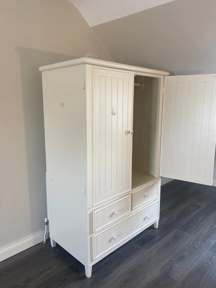 Vintage Wardrobe - Image 4