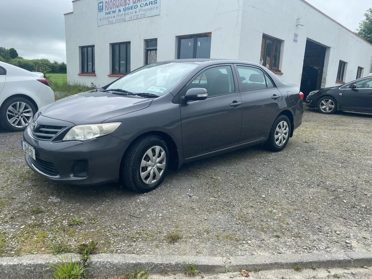2013 Toyota Corolla - Image 2