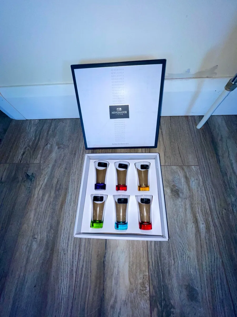 Set of 6 Stylish Shot Glasses – Perfect Condition! - Image 1