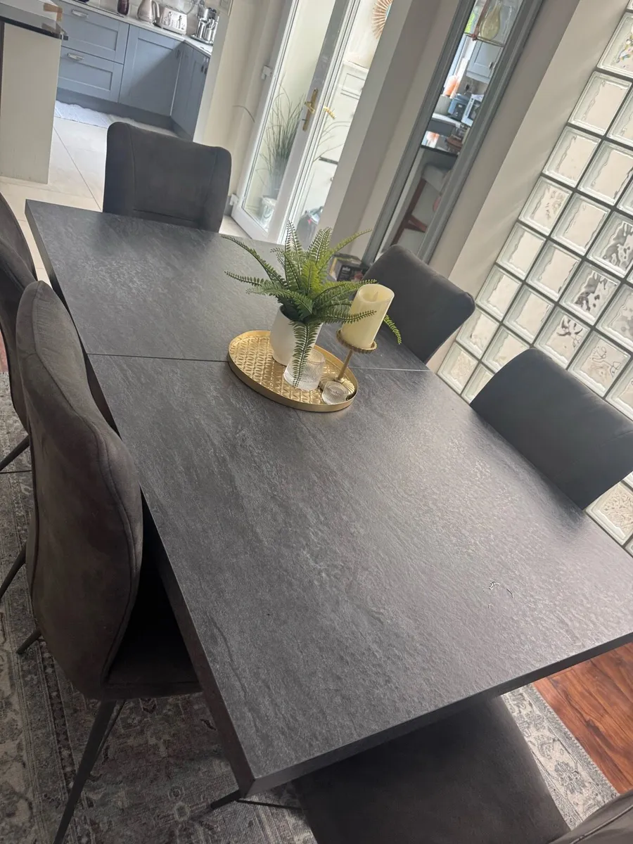 Dining Room table and chairs - Image 2