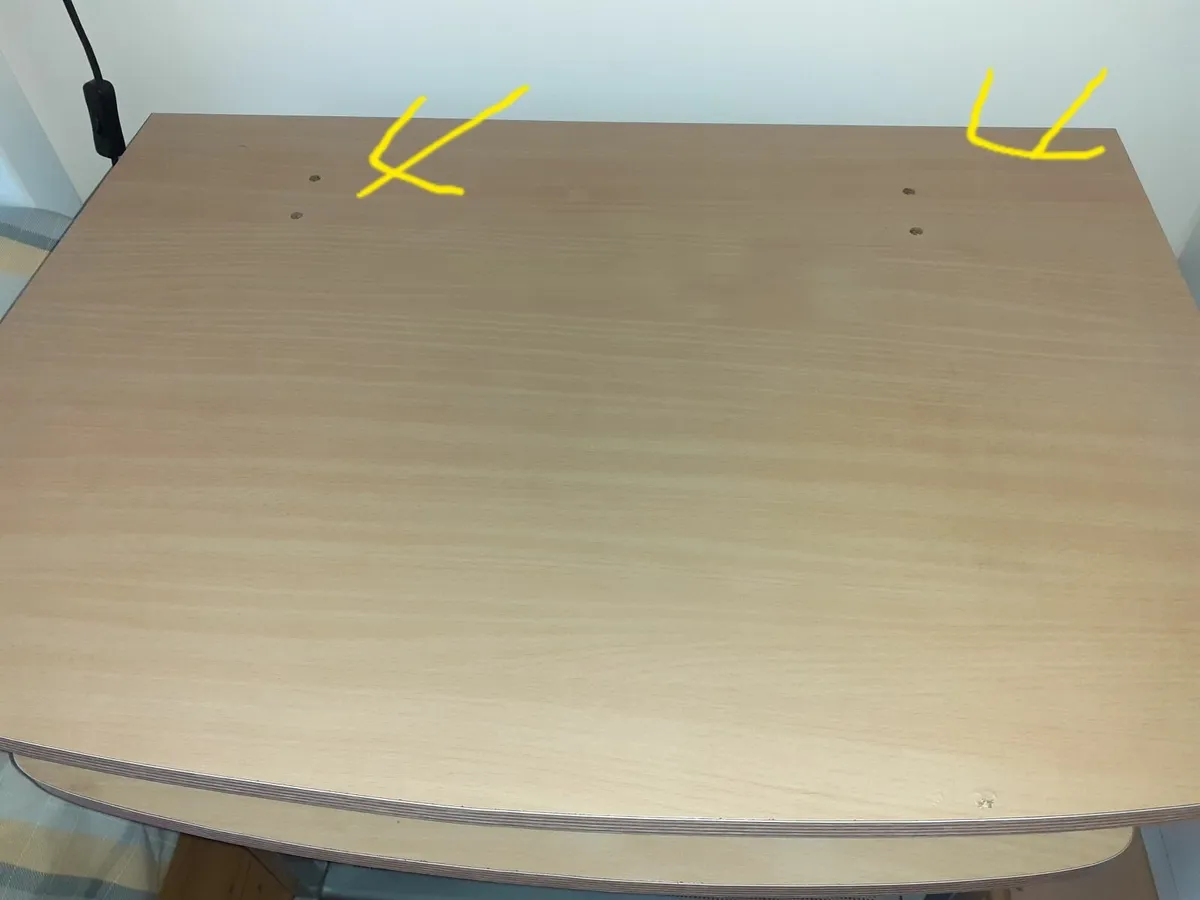 Compact Desk on wheels study or gaming - Image 2