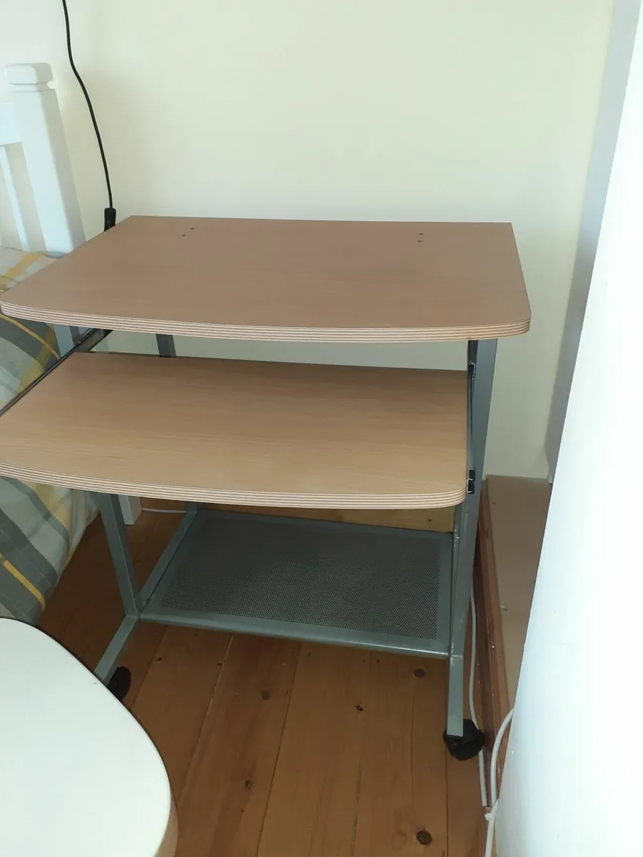 Compact Desk on wheels study or gaming - Image 1