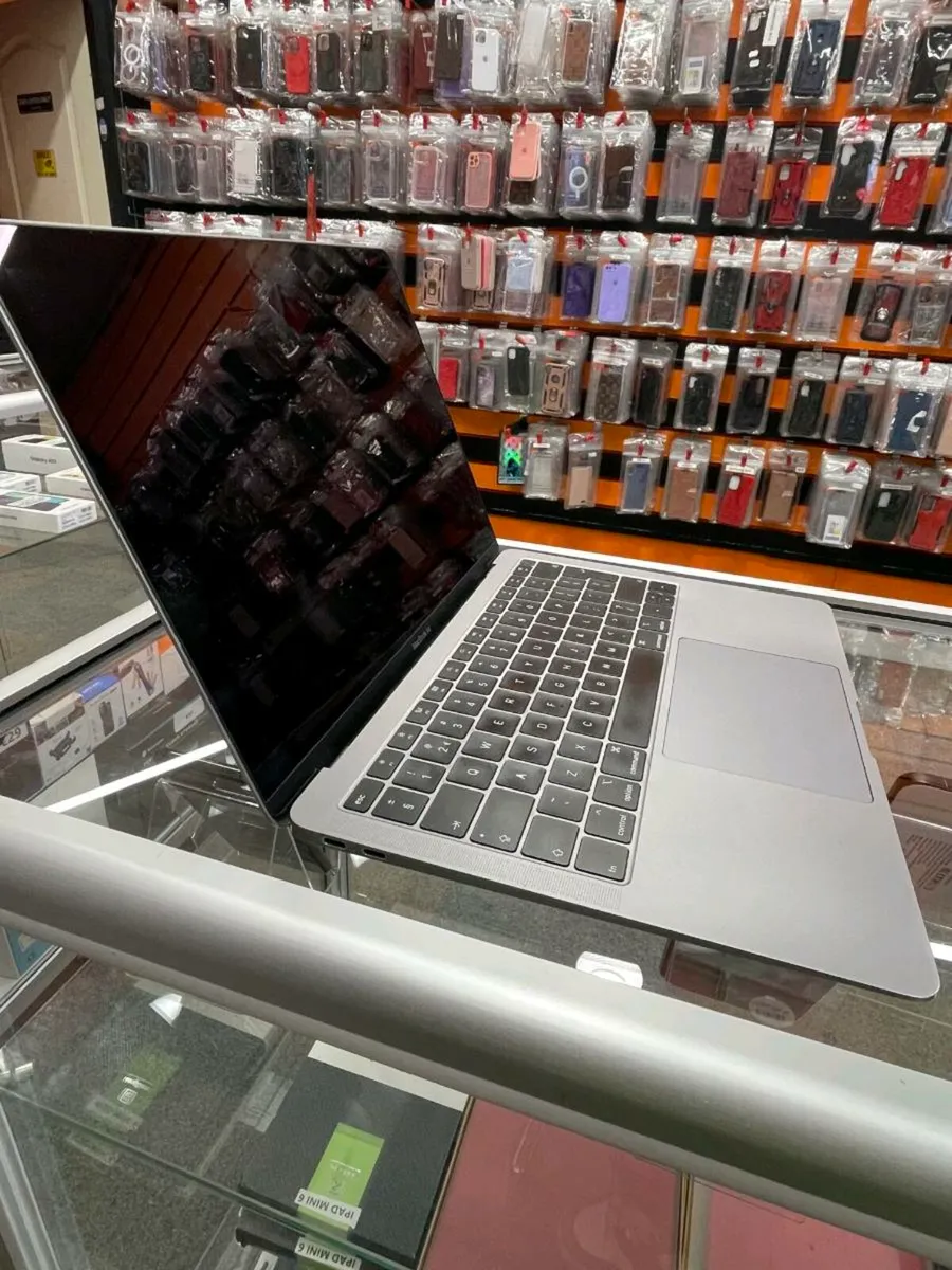 MAC BOOK AIR 128GB 1 YEAR WARRANTY UNLOCKED - Image 4