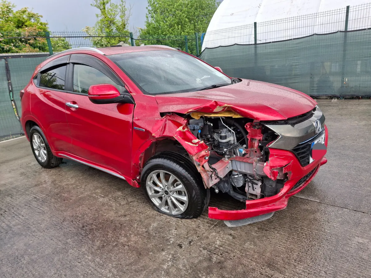 *172 Honda Vezel 1.5 Hybrid Automatic - Image 4