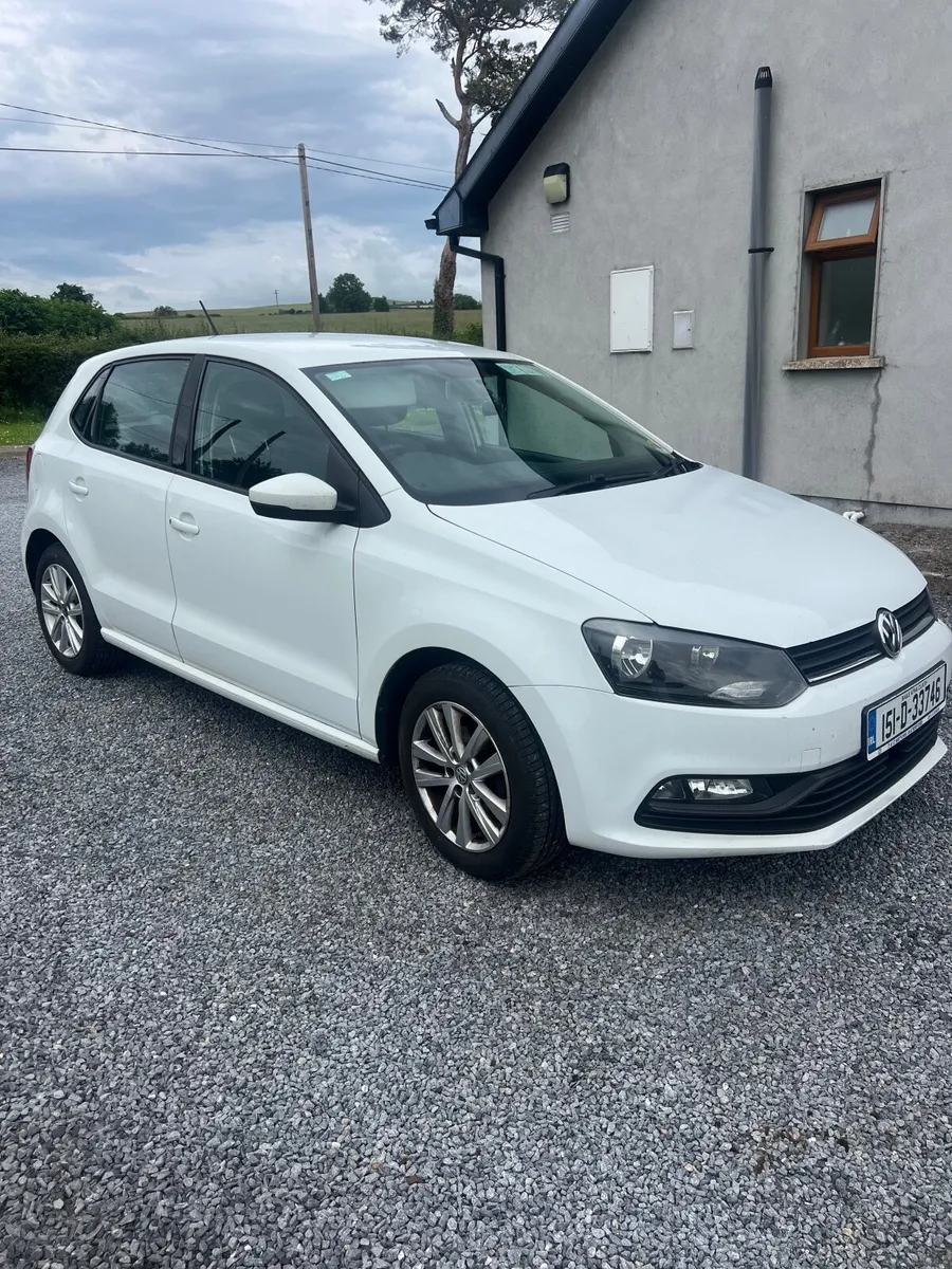 Volkswagen Polo 2015 - Image 2