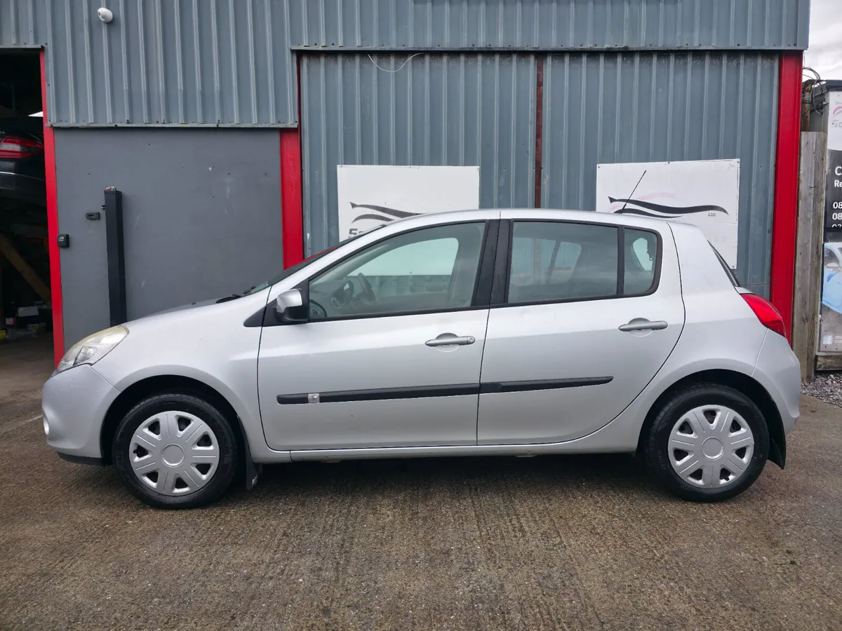 2011 Renault Clio ** NCT 06-26 Tax 08-25 ** - Image 4
