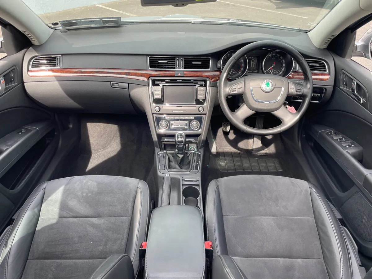 2.0 TDI 170BHP - ELEGANCE - PAN ROOF-SKODA HISTORY - Image 3