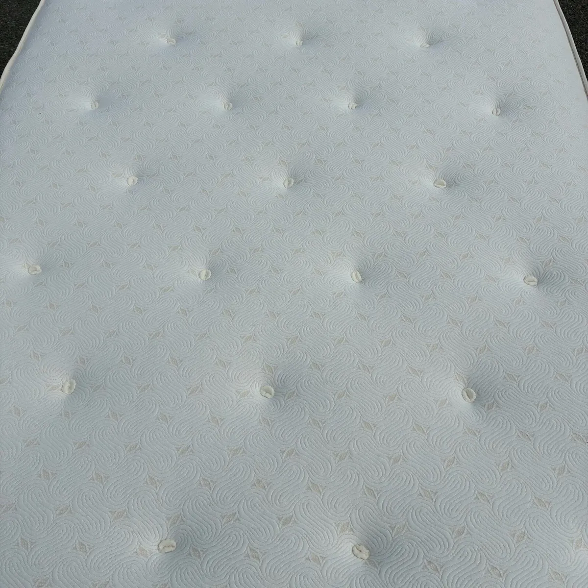 Excellent Condition 5ft King size 10” Mattress - Image 2