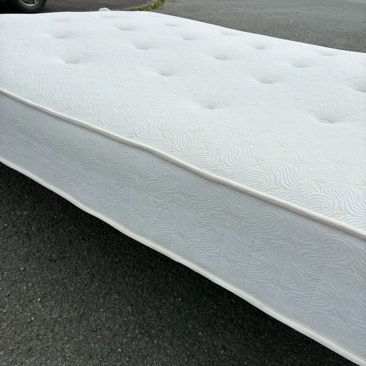 Excellent Condition 5ft King size 10” Mattress - Image 3