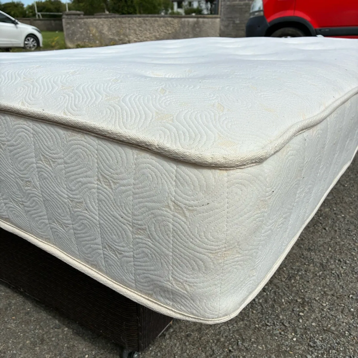 Excellent Condition 5ft King size 10” Mattress - Image 4