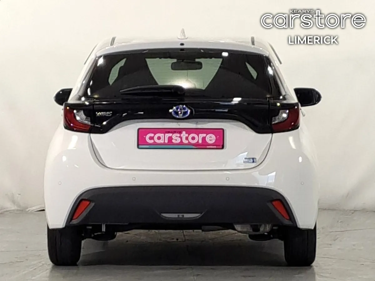 Toyota Yaris 1.5 PET HYB Auto - Image 4