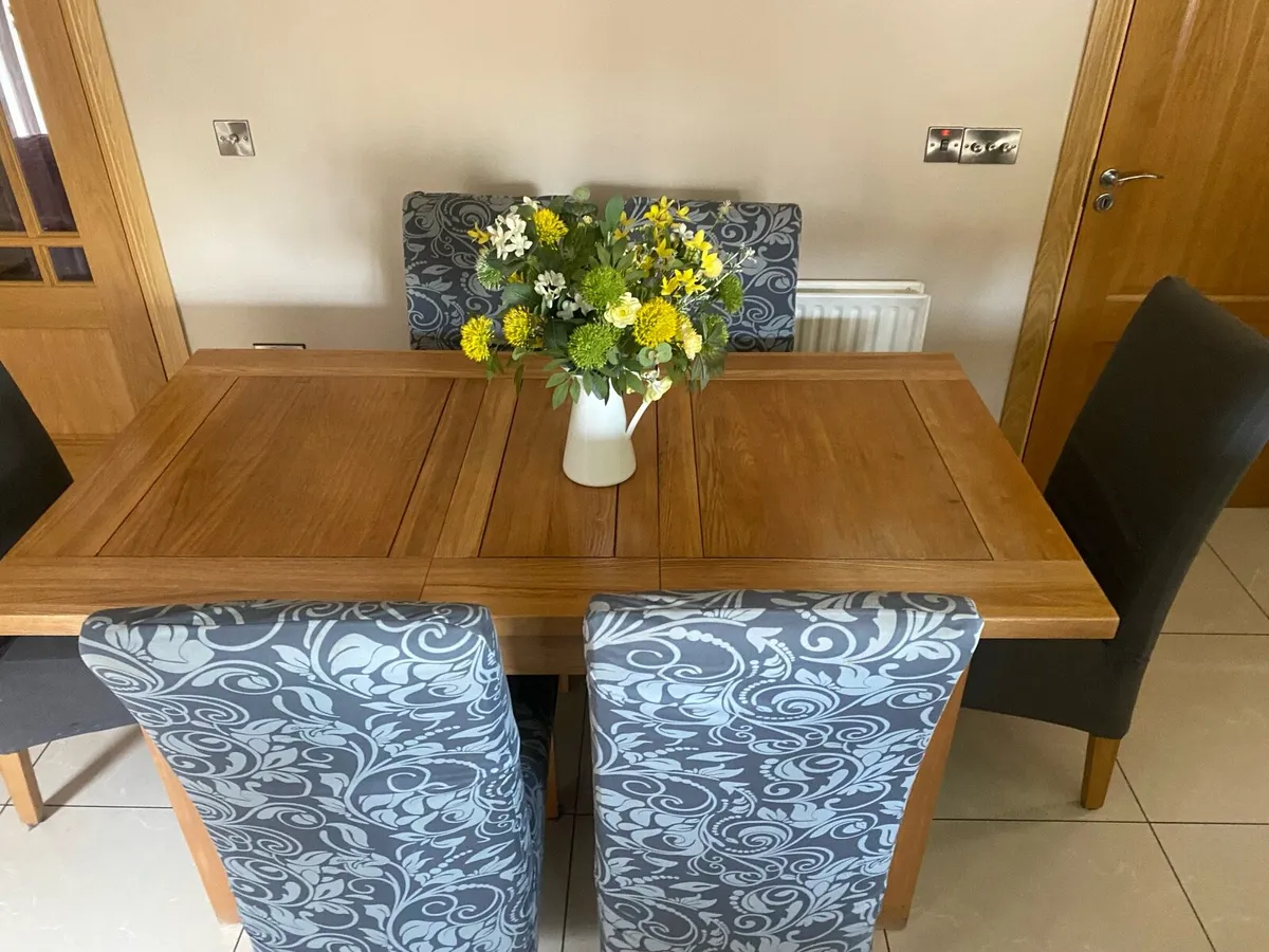 Dining room table and chairs - Image 2