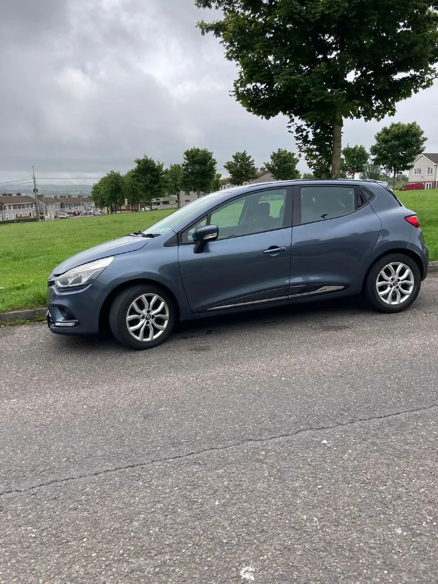 Renault Clio 2017 - Image 2