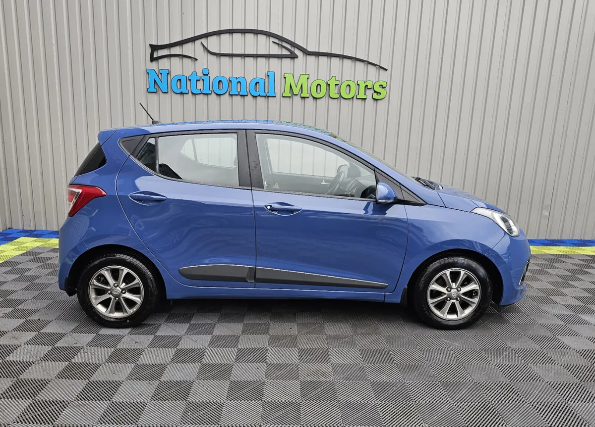 2015 Hyundai i10 1.0 Deluxe - Image 2