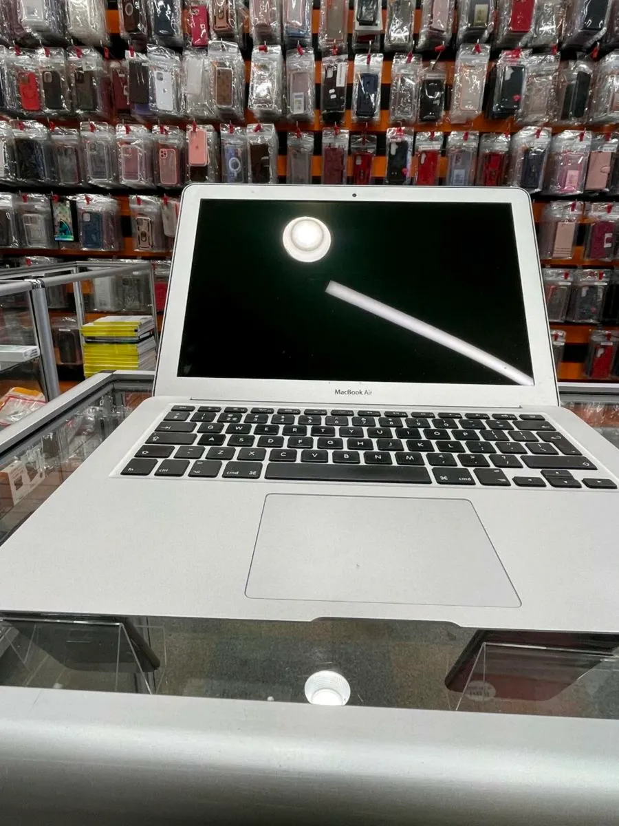 MAC BOOK AIR 7.2 128GB 1 YEAR WARRANTY UNLOCKED - Image 3
