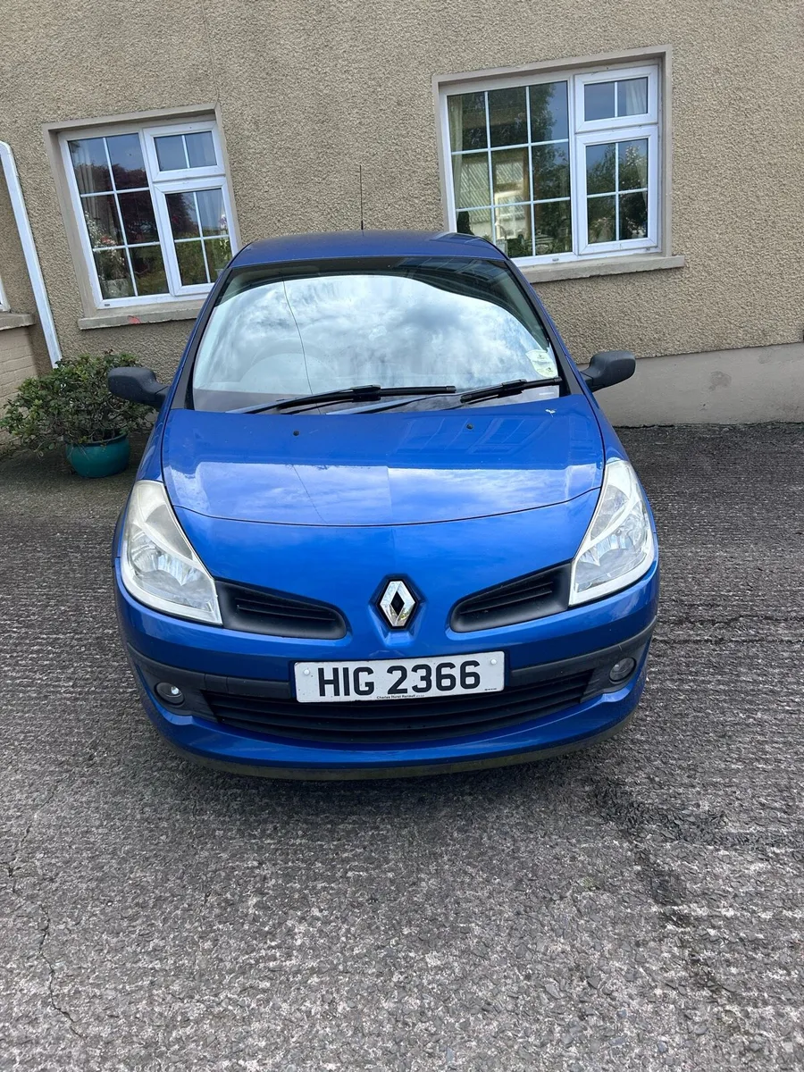 Renault car - Image 1