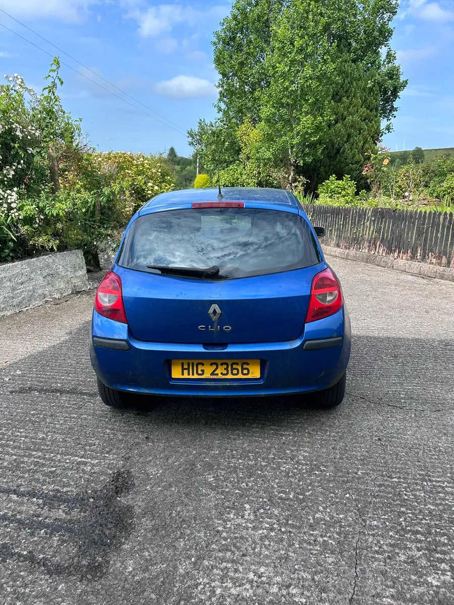Renault car - Image 2