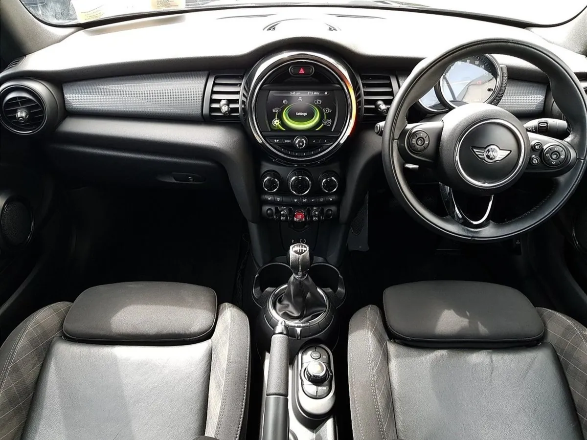MINI Cooper Cooper D - Image 4