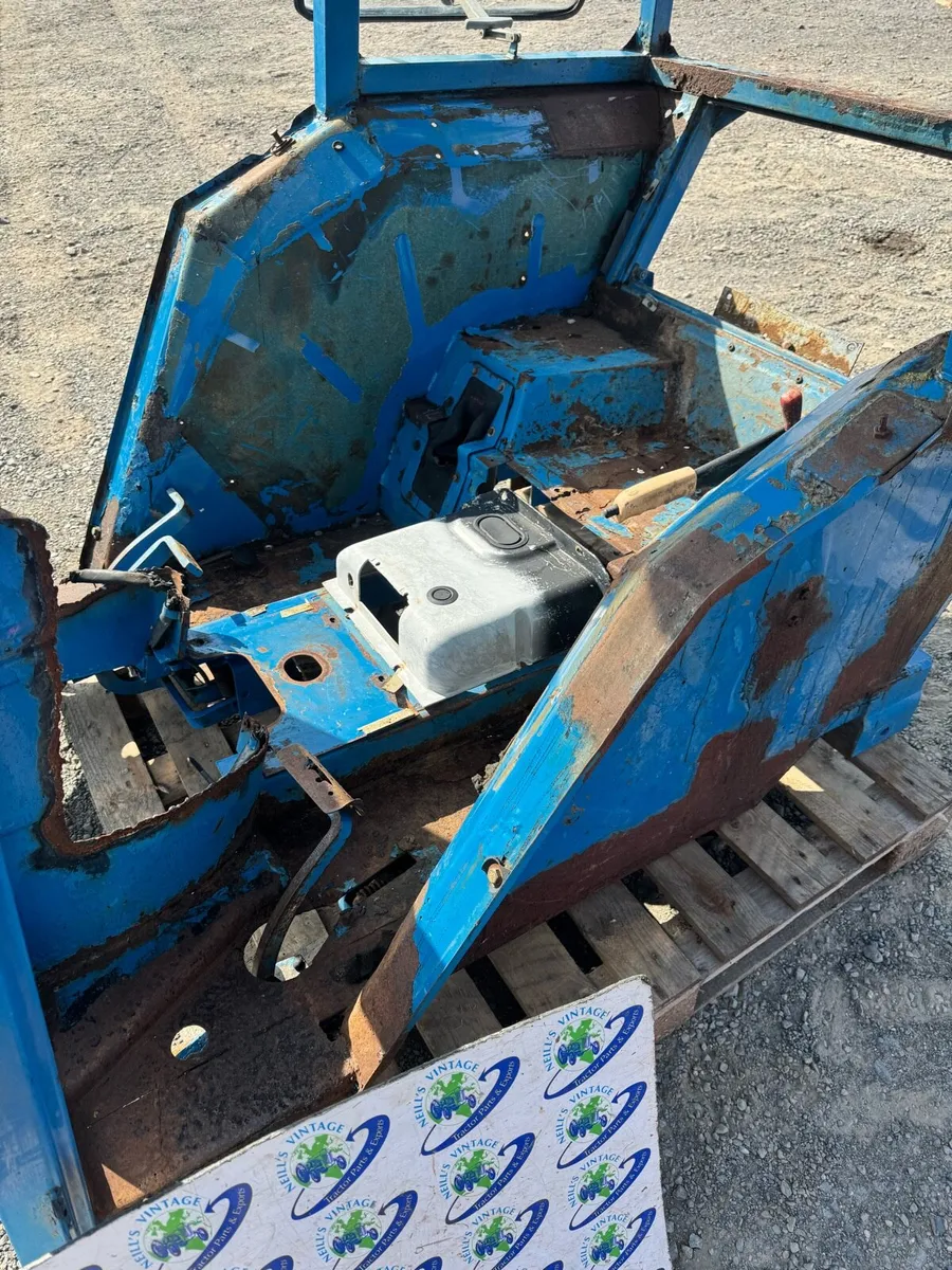 Ford LP Tractor Cab 2910-4610 - Image 3