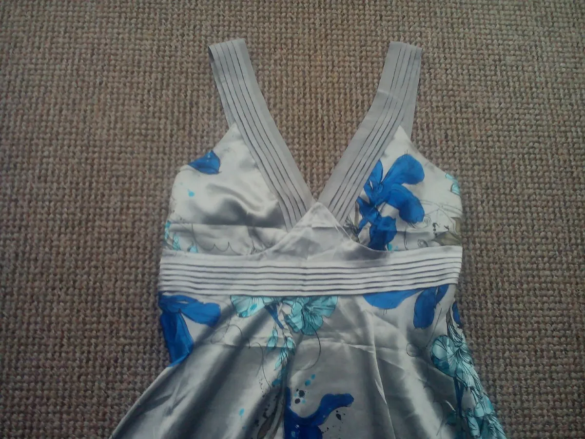 Women's Knee Length Dresd - Image 2