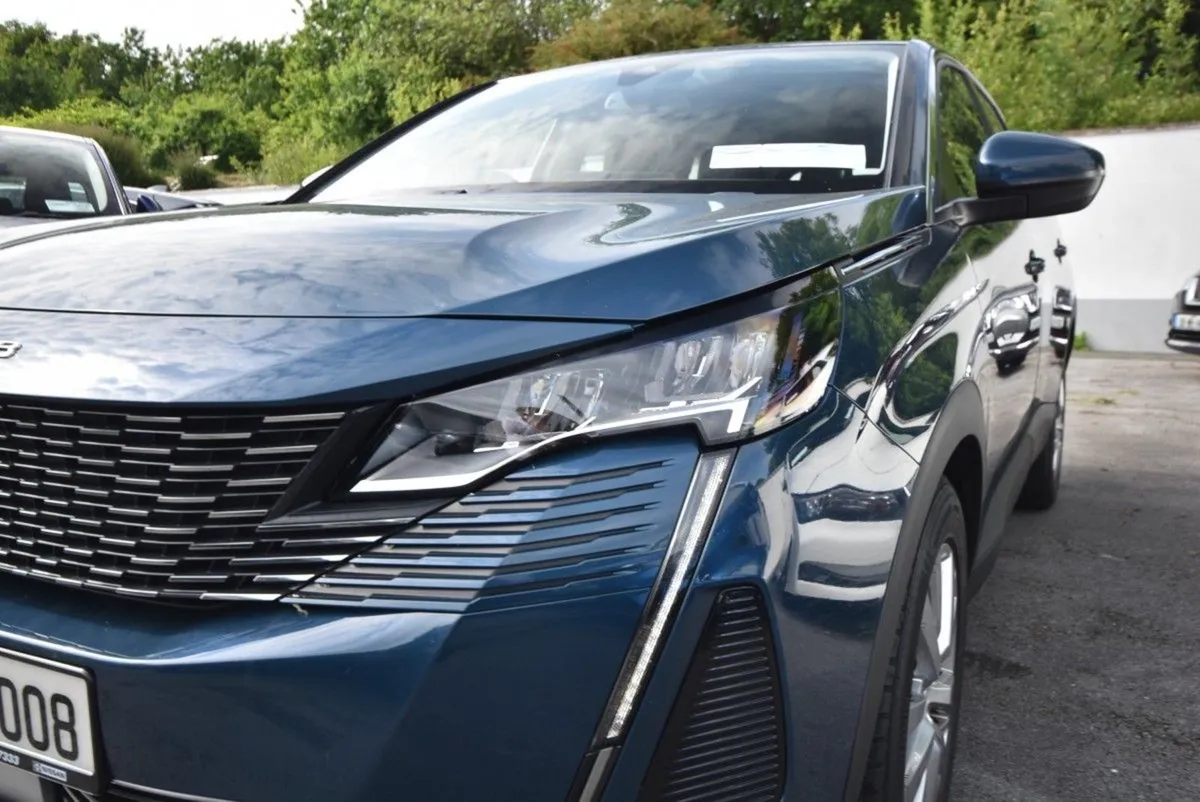 Peugeot 5008 Active Premium 1.5 Bluehdi 130bhp - Image 3