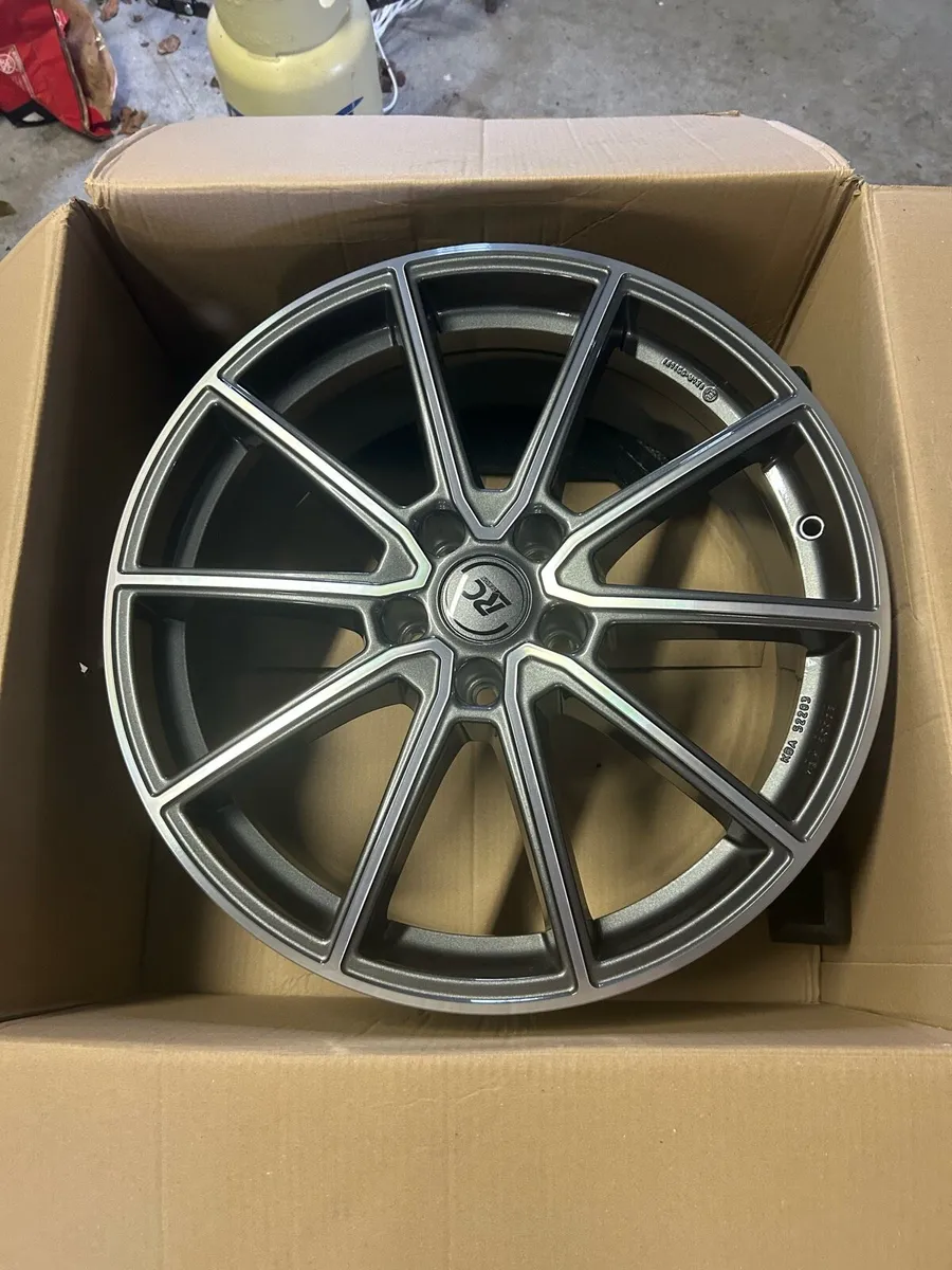 Audi a4 b8 alloys RC 32s BRAND NEW - Image 1