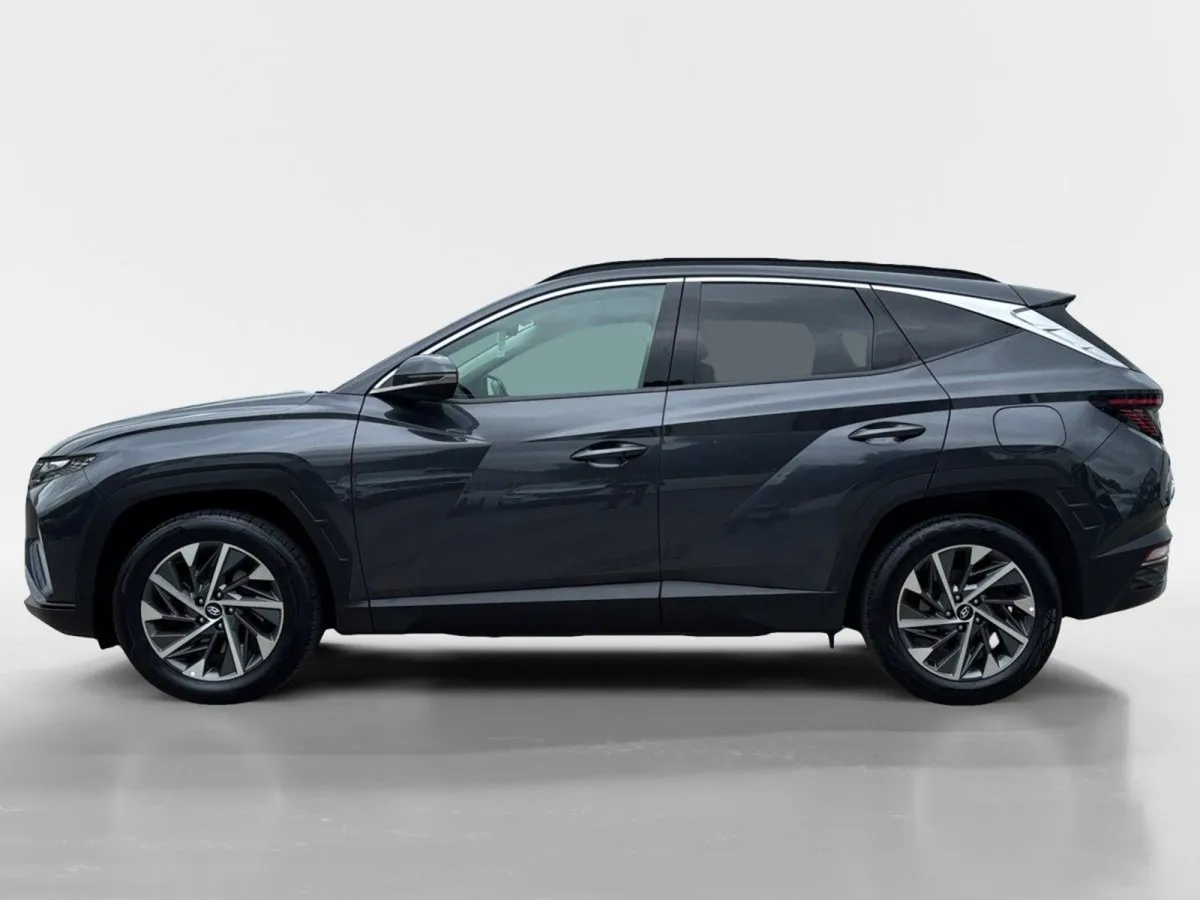 Hyundai Tucson 2WD Executive Plus - Image 4