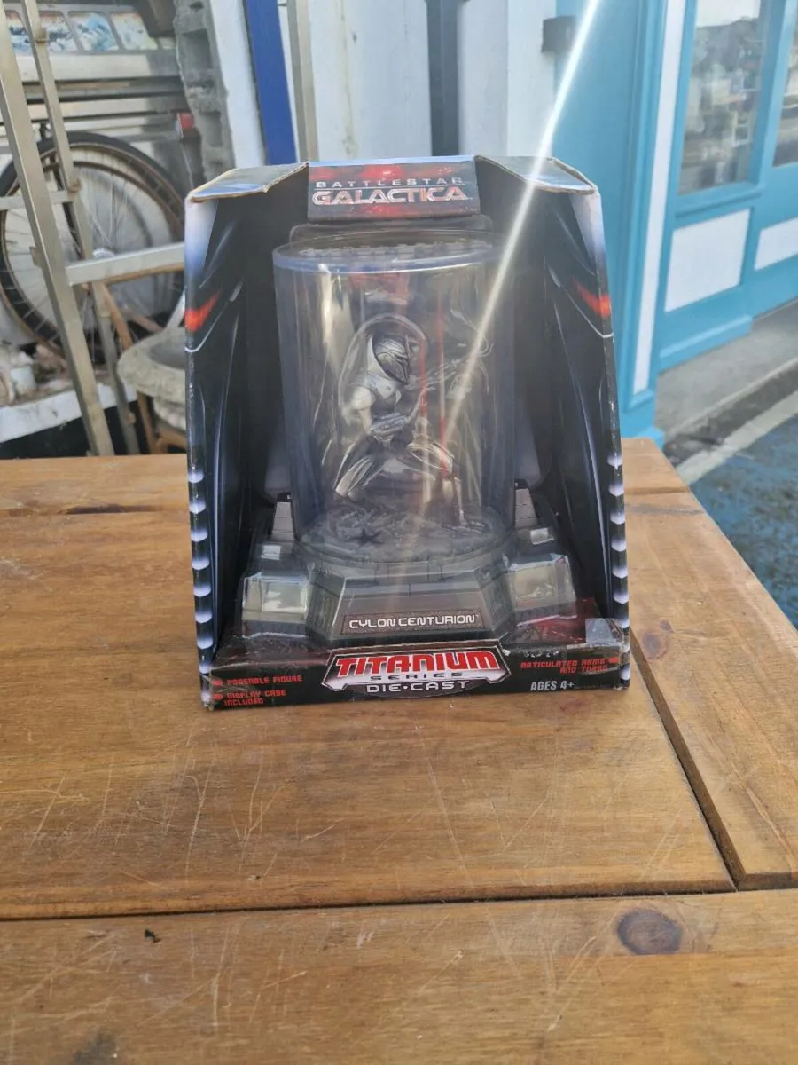 Battlestar Galactia Cylon Centurion