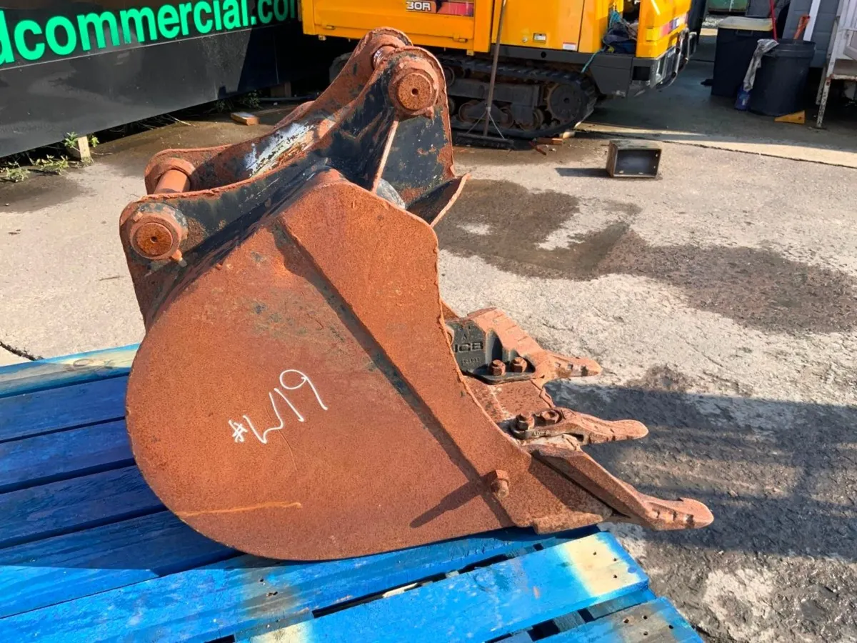 18" JCB MINI DIGGING BUCKET.....40mm PINS.....19w - Image 4