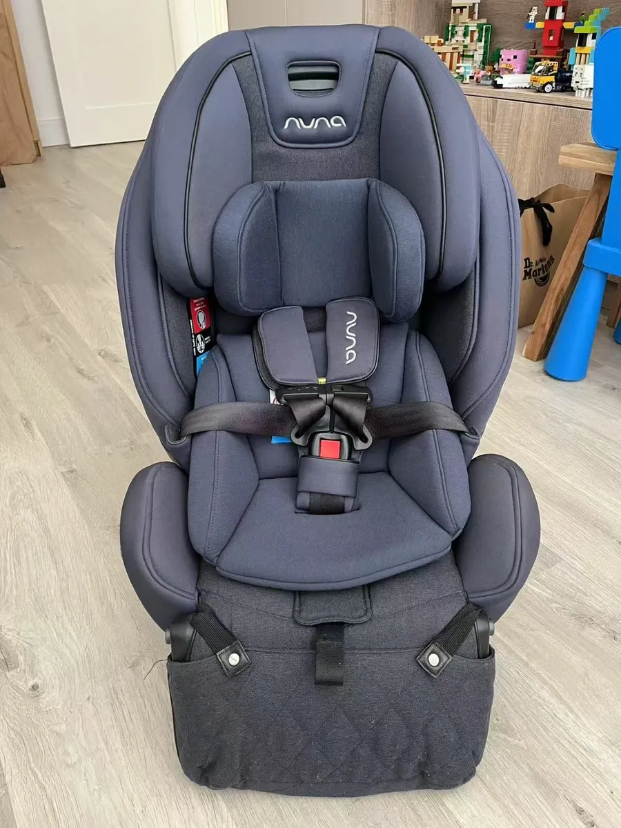 Car seat - Image 2