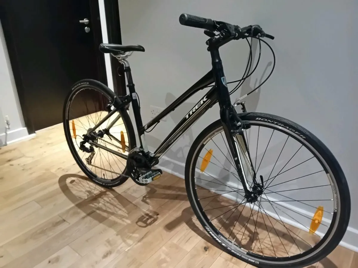 Trek Fx7.3 Hybrid Ladies bike - Image 1