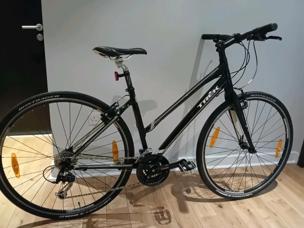 Trek Fx7.3 Hybrid Ladies bike - Image 2