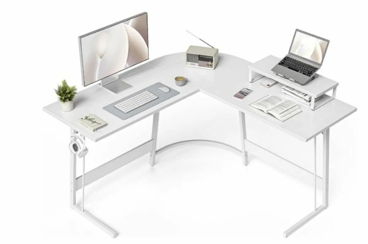 Gaming Table Corner Desk 120 x 120 cm - Image 1