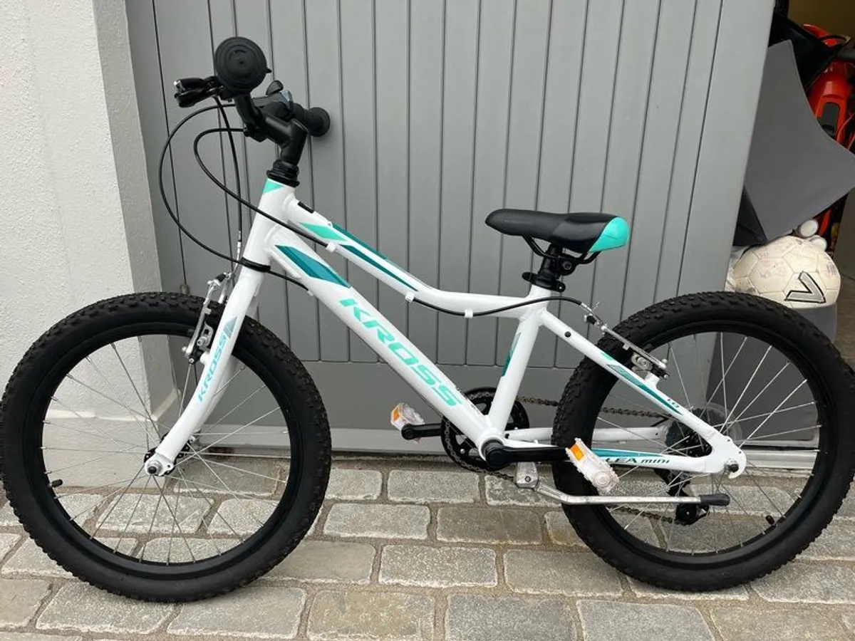 bike - 8-12 year old - Image 1